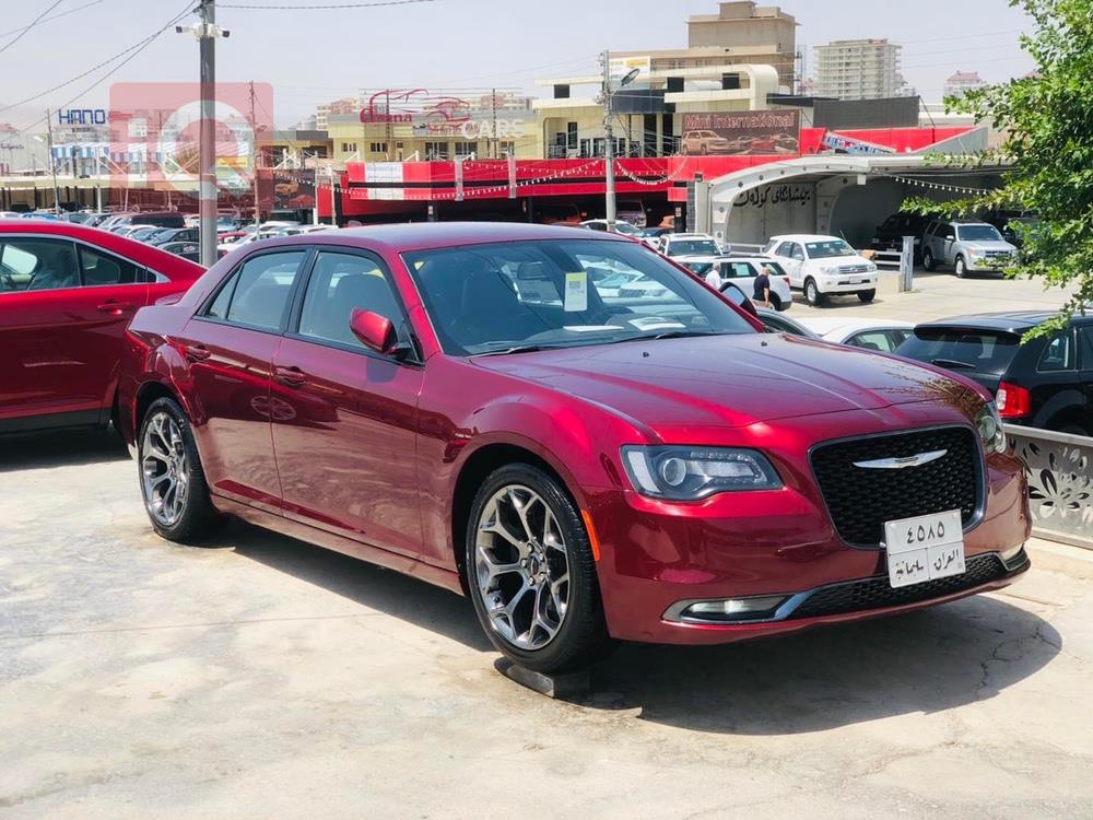 کرایسلەر 300